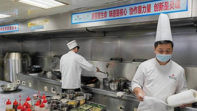 糖果自动包装机包装流程解析：从原料到成品